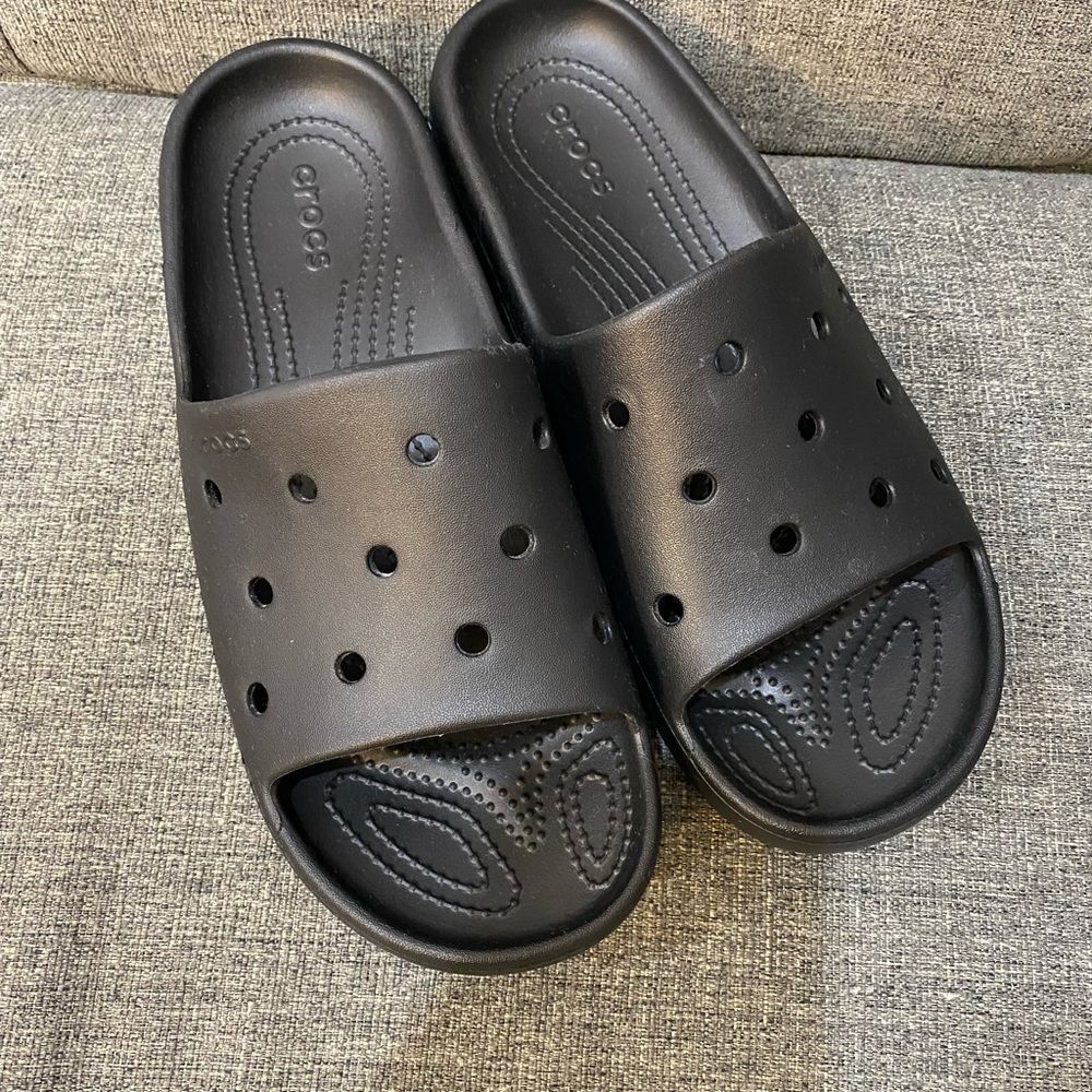 CROCS Classic Black Slide Sandals
